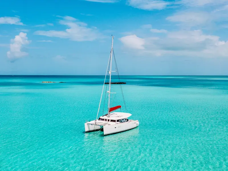 Catamarán CARAMBA navegando en Formentera